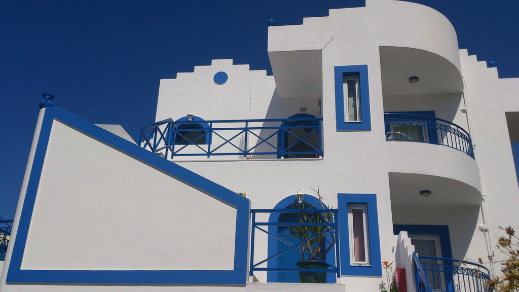 culori casa exterior combinatii alb si albastru 6