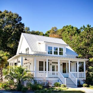 fatada-casa-alba Casa cu fatada si elemente arhitecturale albe