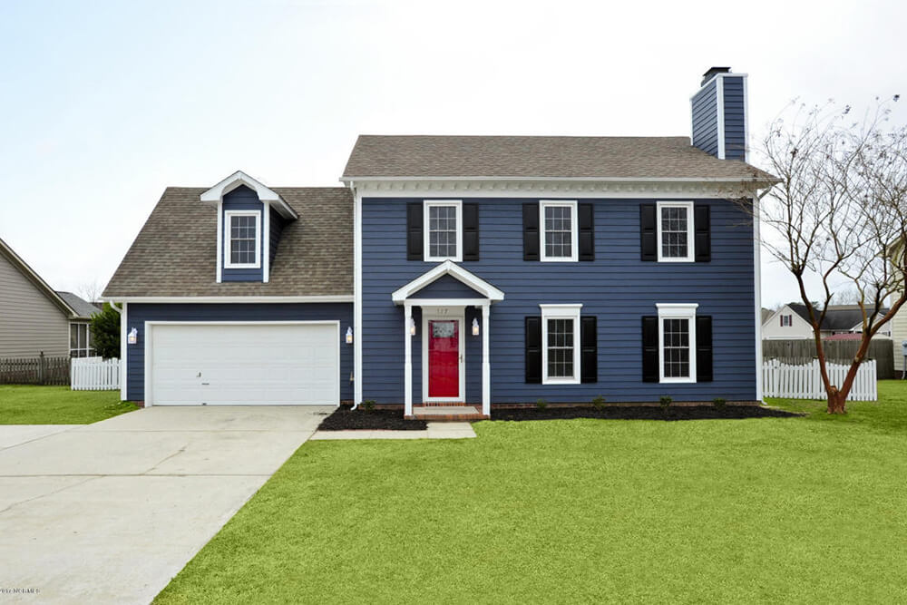 model-casa-albastru Casa cu fatada albastra si garaj alb